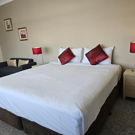 Country Lodge Motor Inn Батерст Экстерьер фото