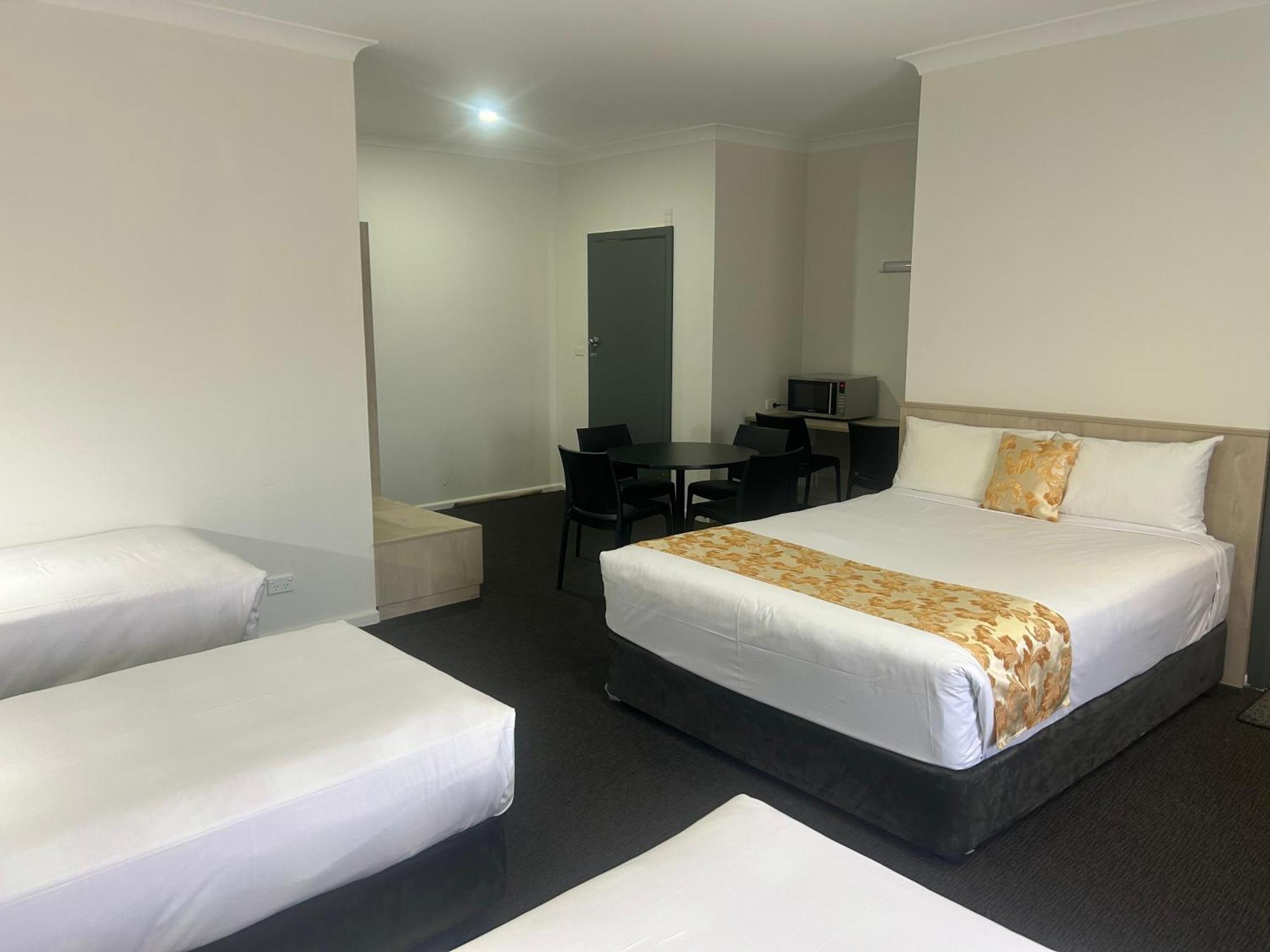 Country Lodge Motor Inn Батерст Экстерьер фото