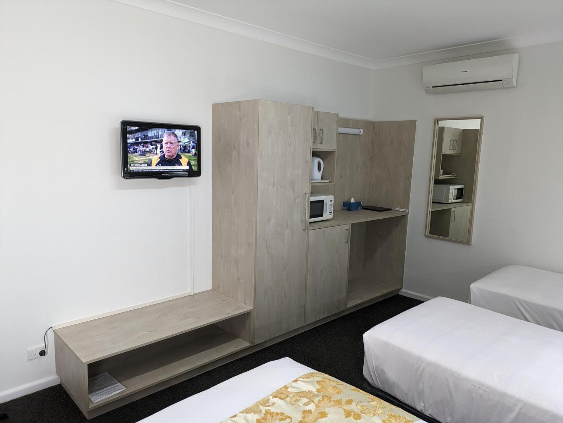 Country Lodge Motor Inn Батерст Экстерьер фото