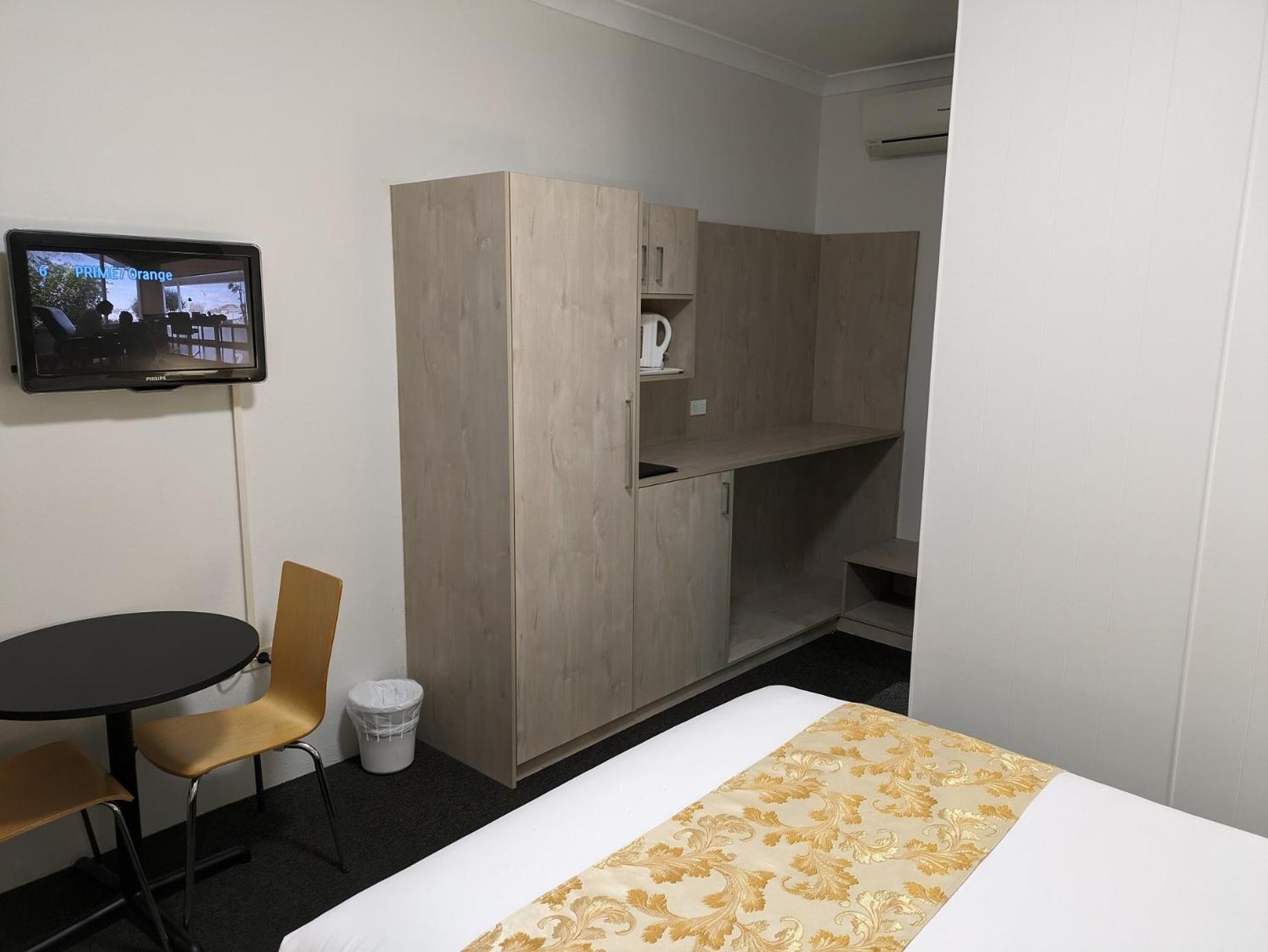 Country Lodge Motor Inn Батерст Экстерьер фото