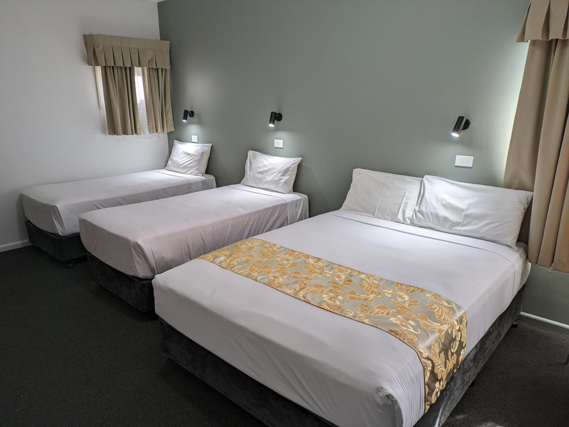 Country Lodge Motor Inn Батерст Экстерьер фото