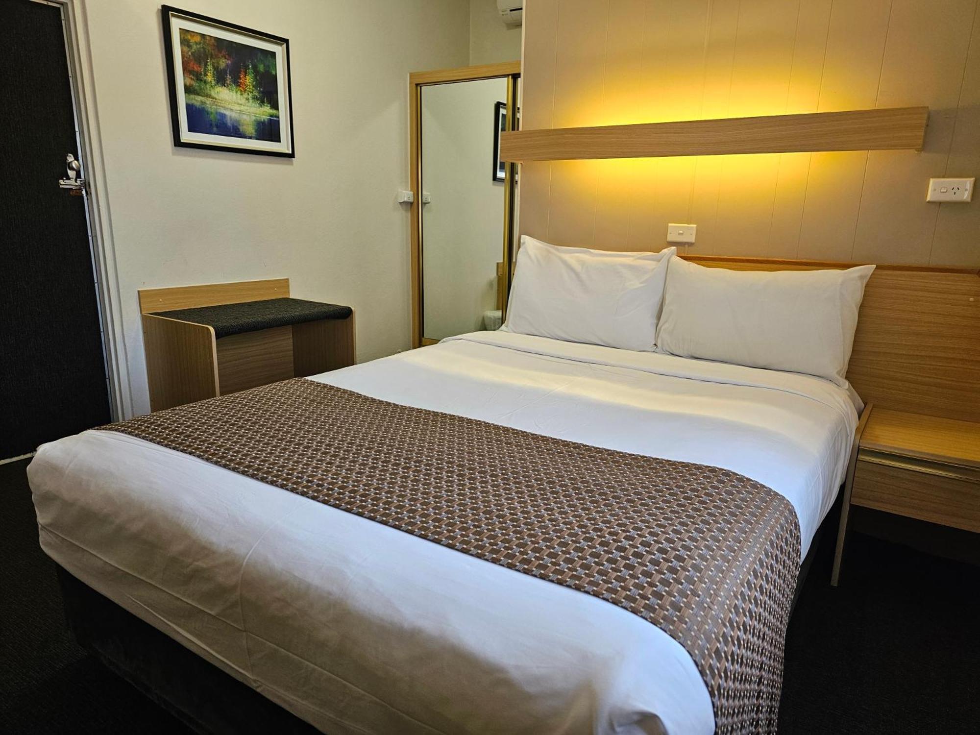 Country Lodge Motor Inn Батерст Экстерьер фото